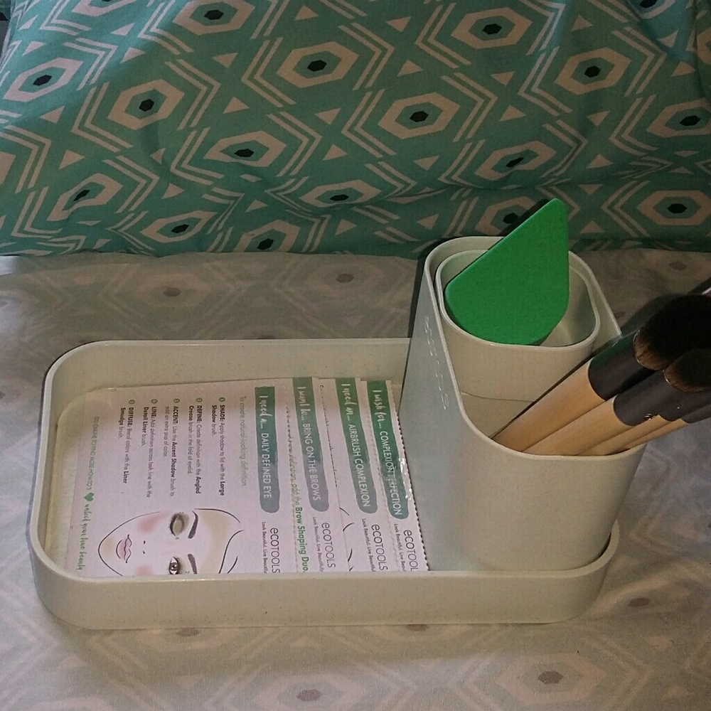 EcoTools Brushes and Trays lot